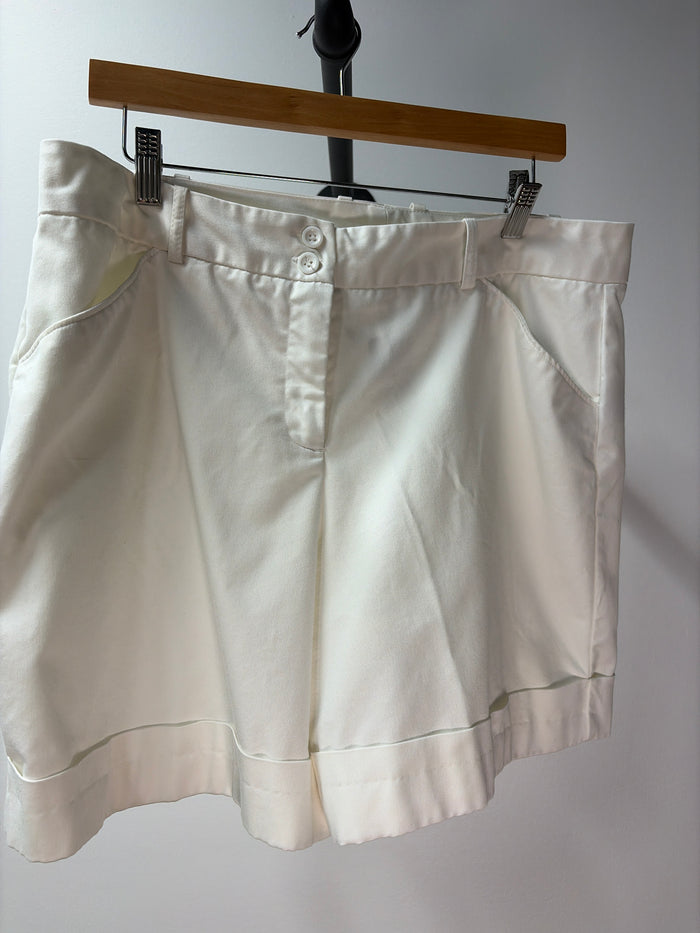 Worthington White Modern Fit Shorts - Size 14