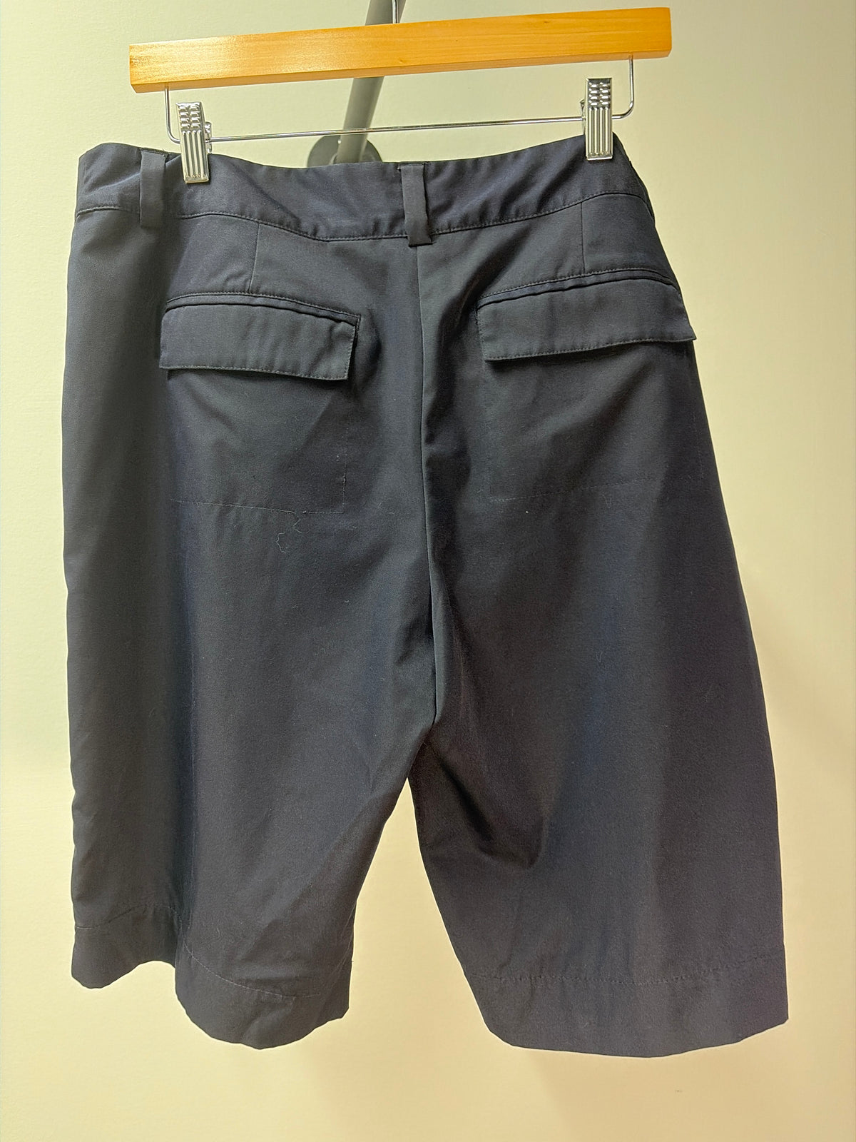 Liz Claiborne Stretch Navy Bermuda Shorts - Size 14