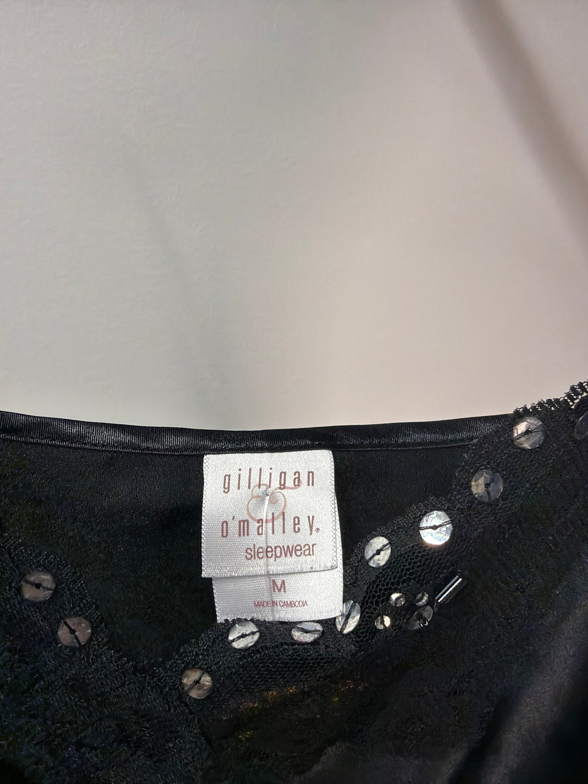Gillian O’Malley Black Lace-Trim Slip Sleepwear in 1990 - M