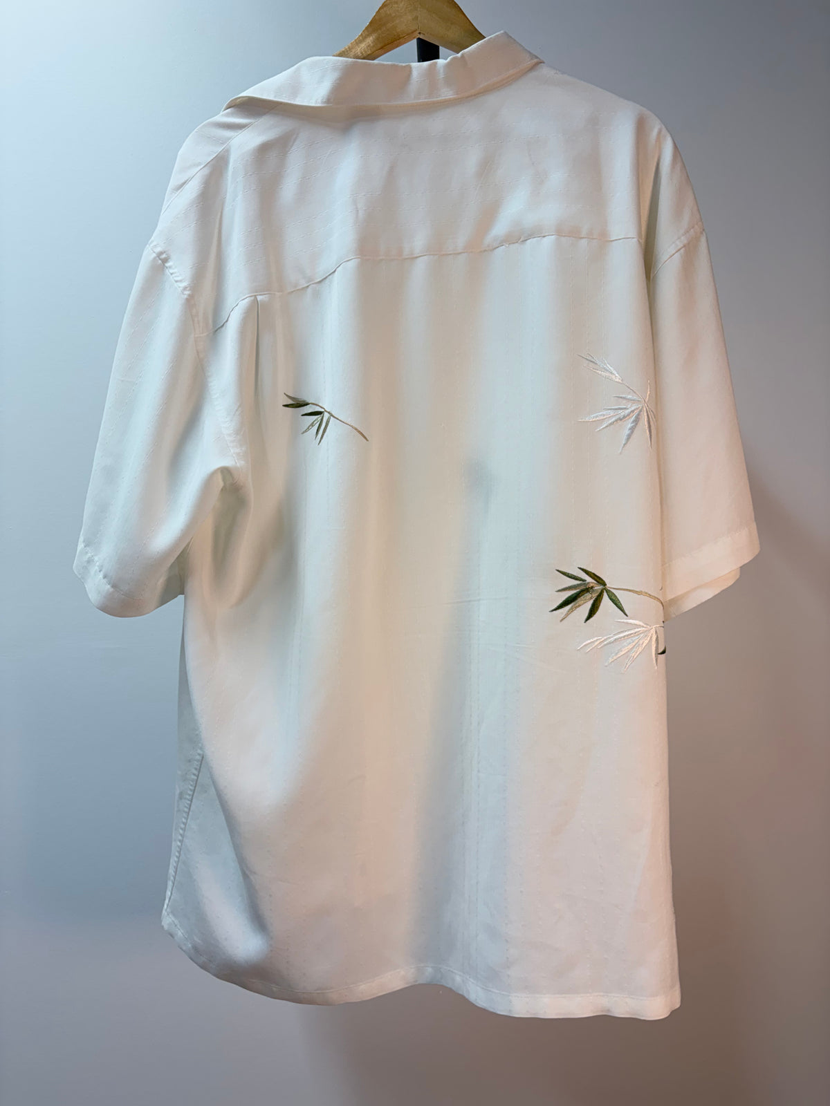 Bamboo Cay White Embroidered Bamboo Short-Sleeve Shirt