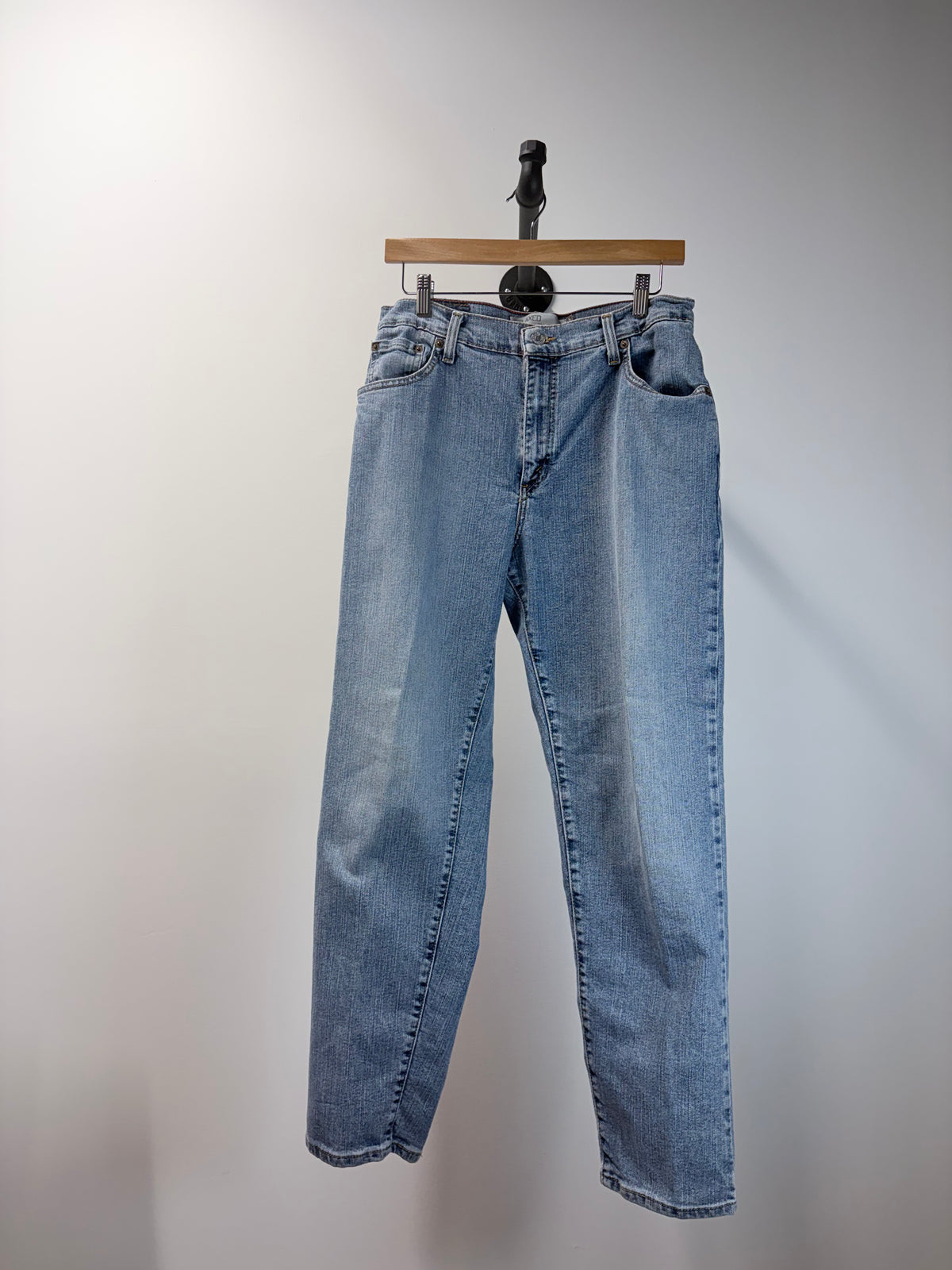 Levi's Tapered Jeans - Women’s 12
