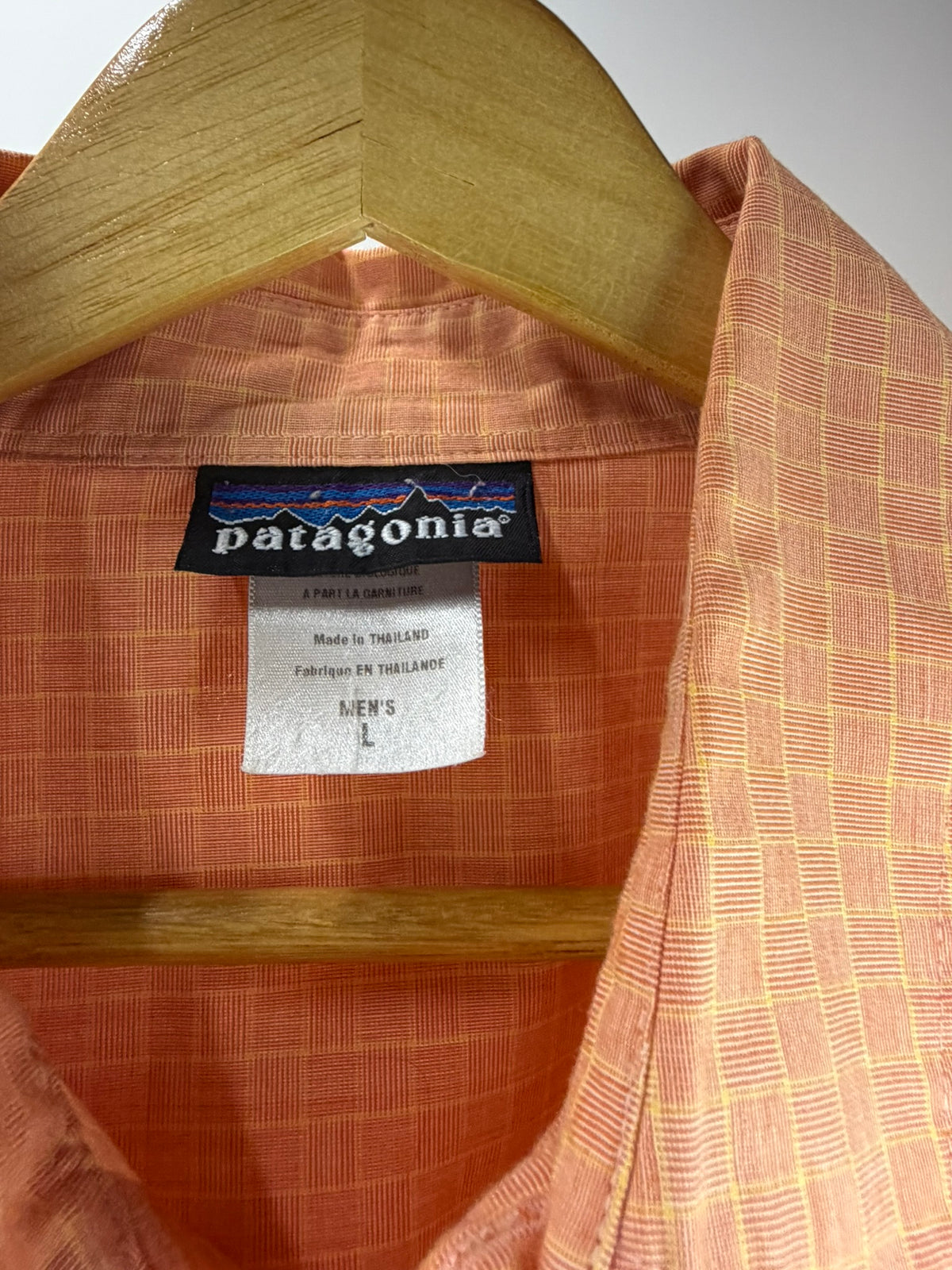Patagonia Orange Grid Short Sleeve Button-Down Shirt - Men’s L