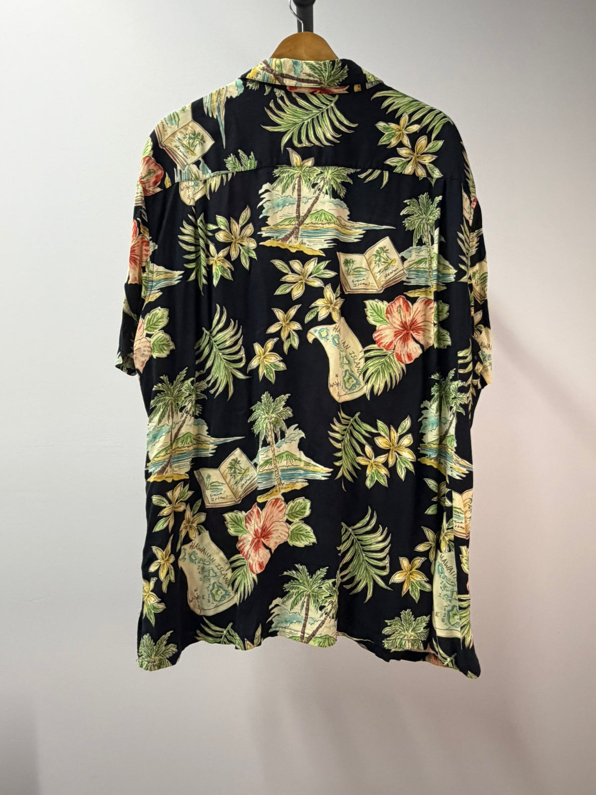Batik Bay Black Hawaiian Island Print Button-Down Shirt XXL