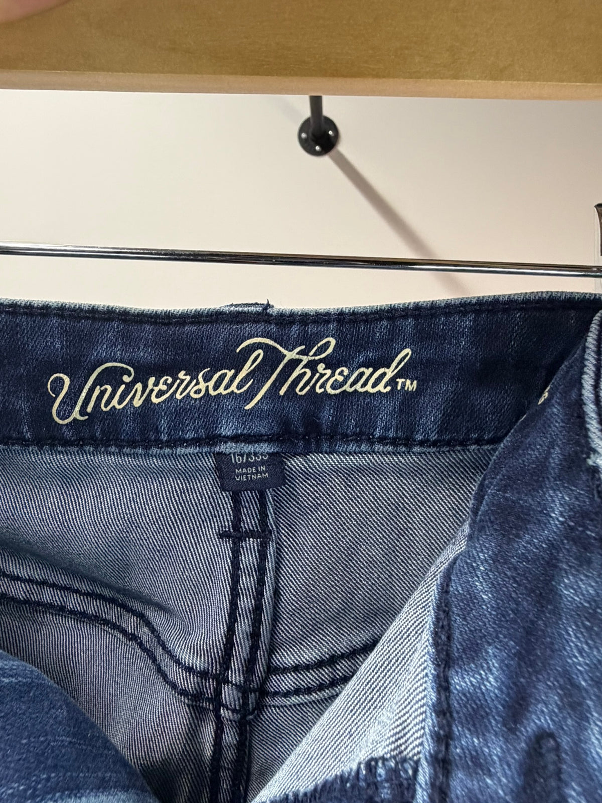 Universal Thread Dark Wash Skinny Jeans - Women’s 16/33