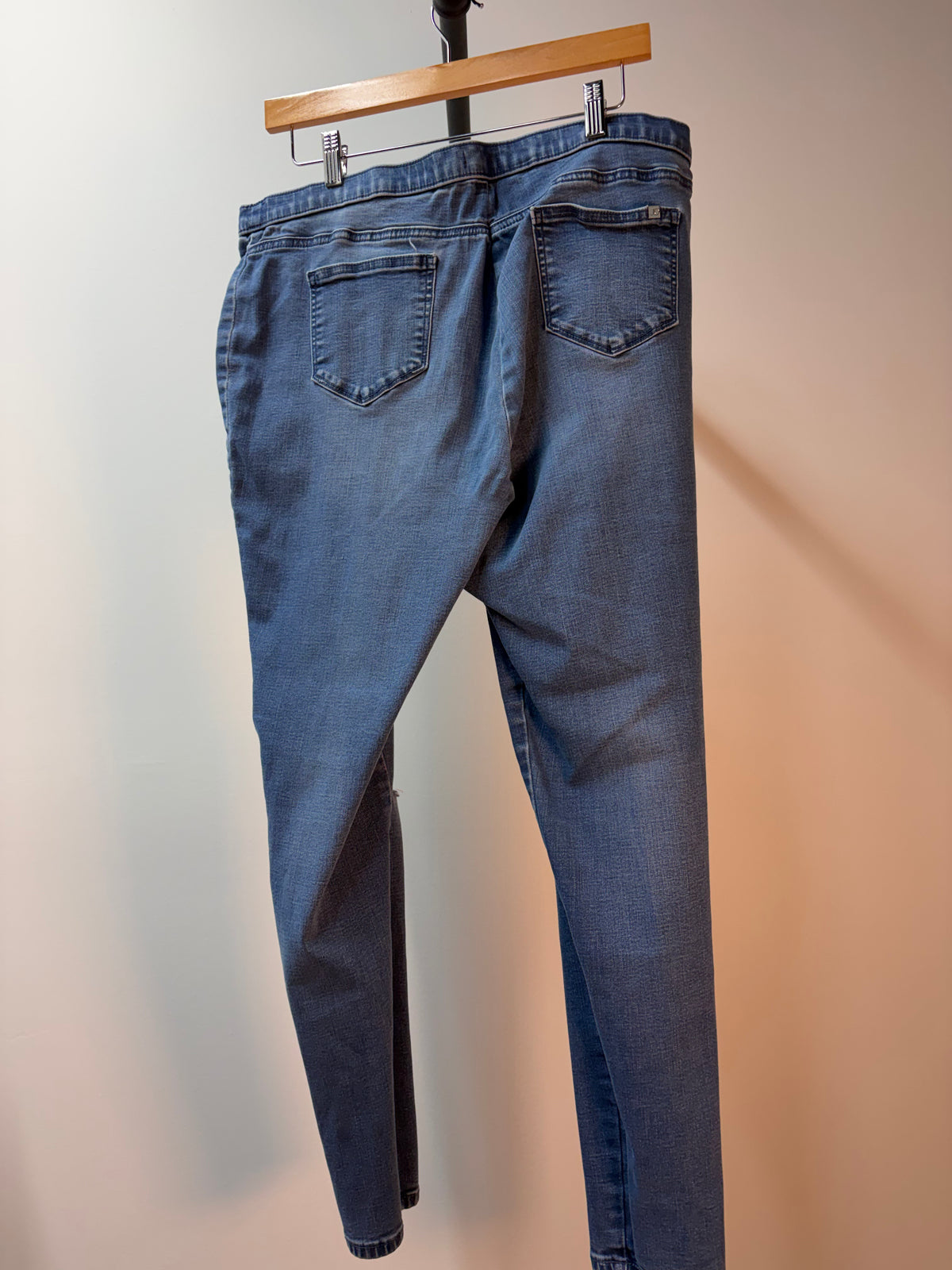 Jennifer Lopez Distressed Skinny Jeans - Women’s 16