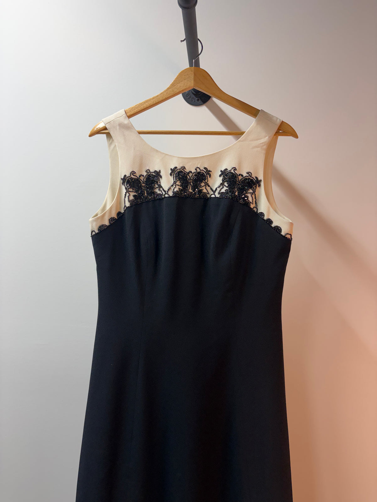 Carole Little Black & Ivory Beaded Cocktail Dress Size 10